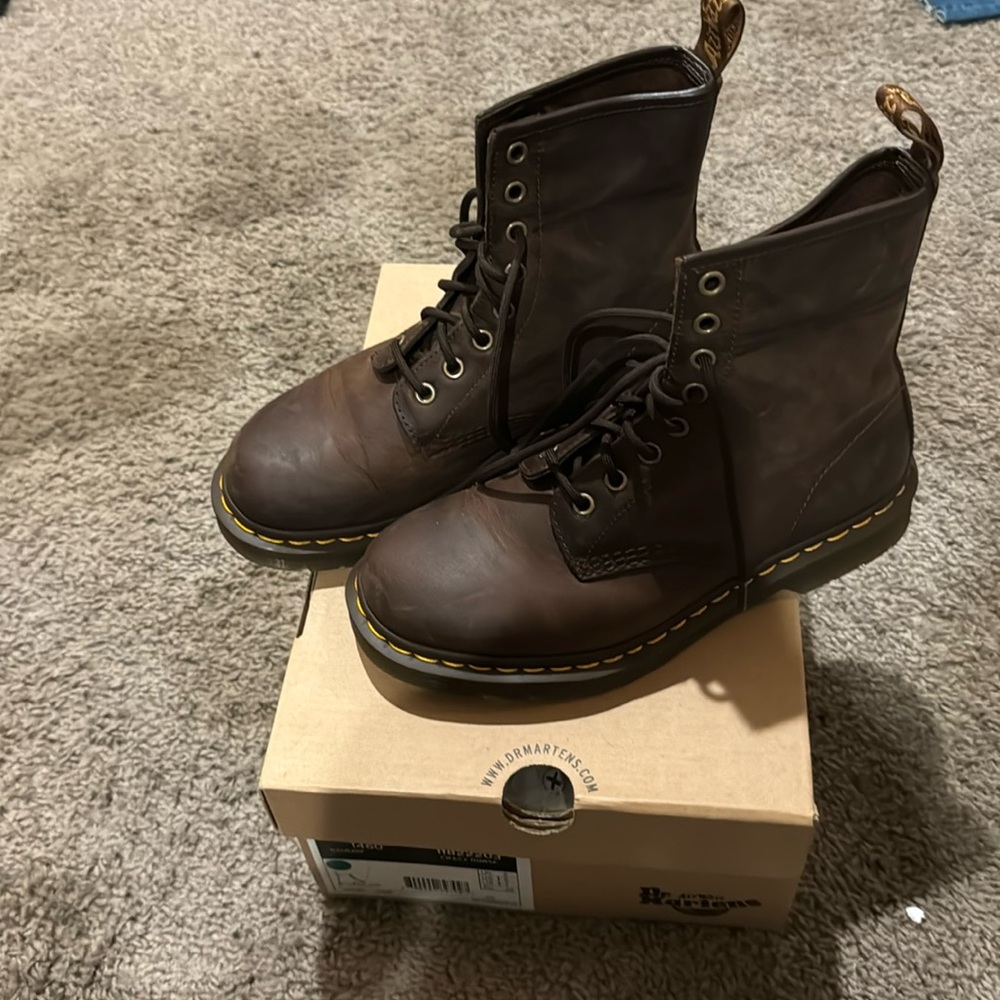 Worn once Dr. Martens Women’s 1460 Crazy horse color size 7